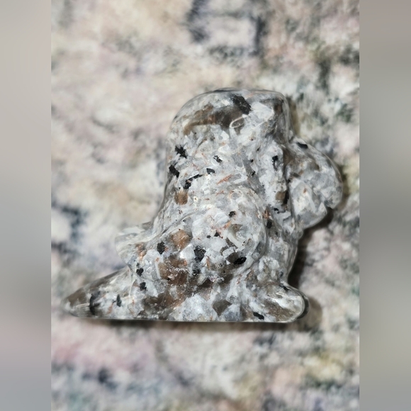 🦜 Natural Yooperlite Stone Tucan Carving - Picture 5 of 8